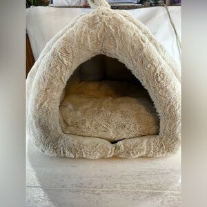 Pet Tent-Soft Bed for Dog and Cat Tan/Beige